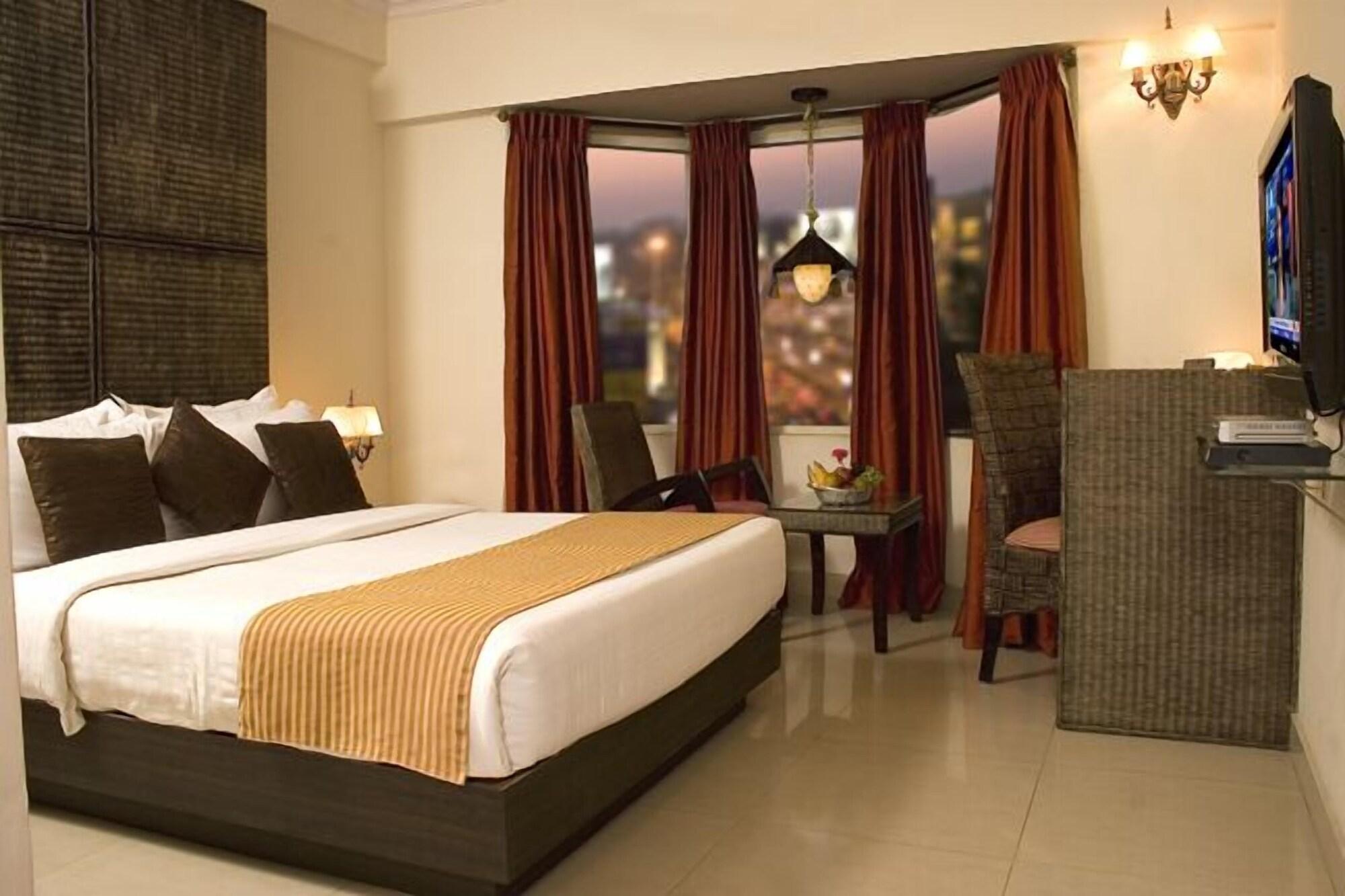 Shilton Royale Hotel Bangalore Exterior photo
